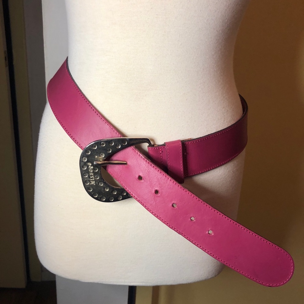Mixsage Fuchsia Leather Vintage Belt. Great condition